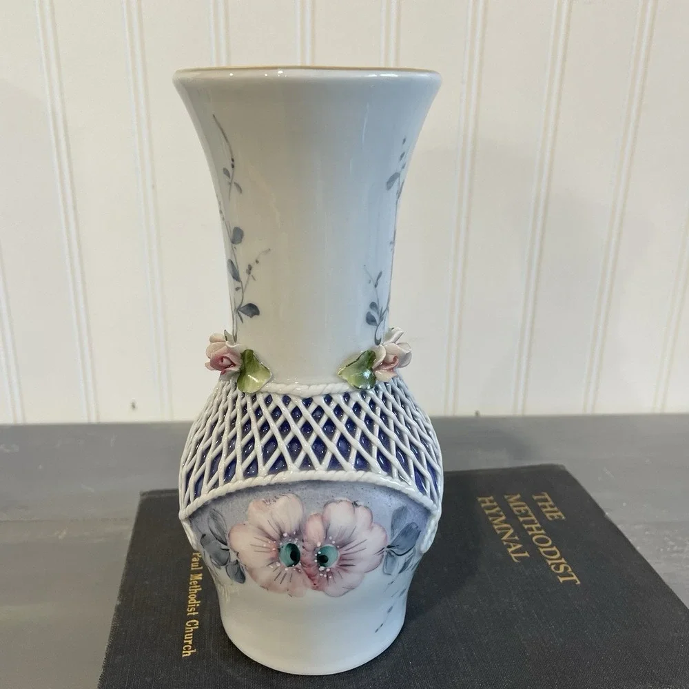 Sumi Romanian Porcelain Vintage Vase Lattice‎ Applied Roses Leaves Artist Signed